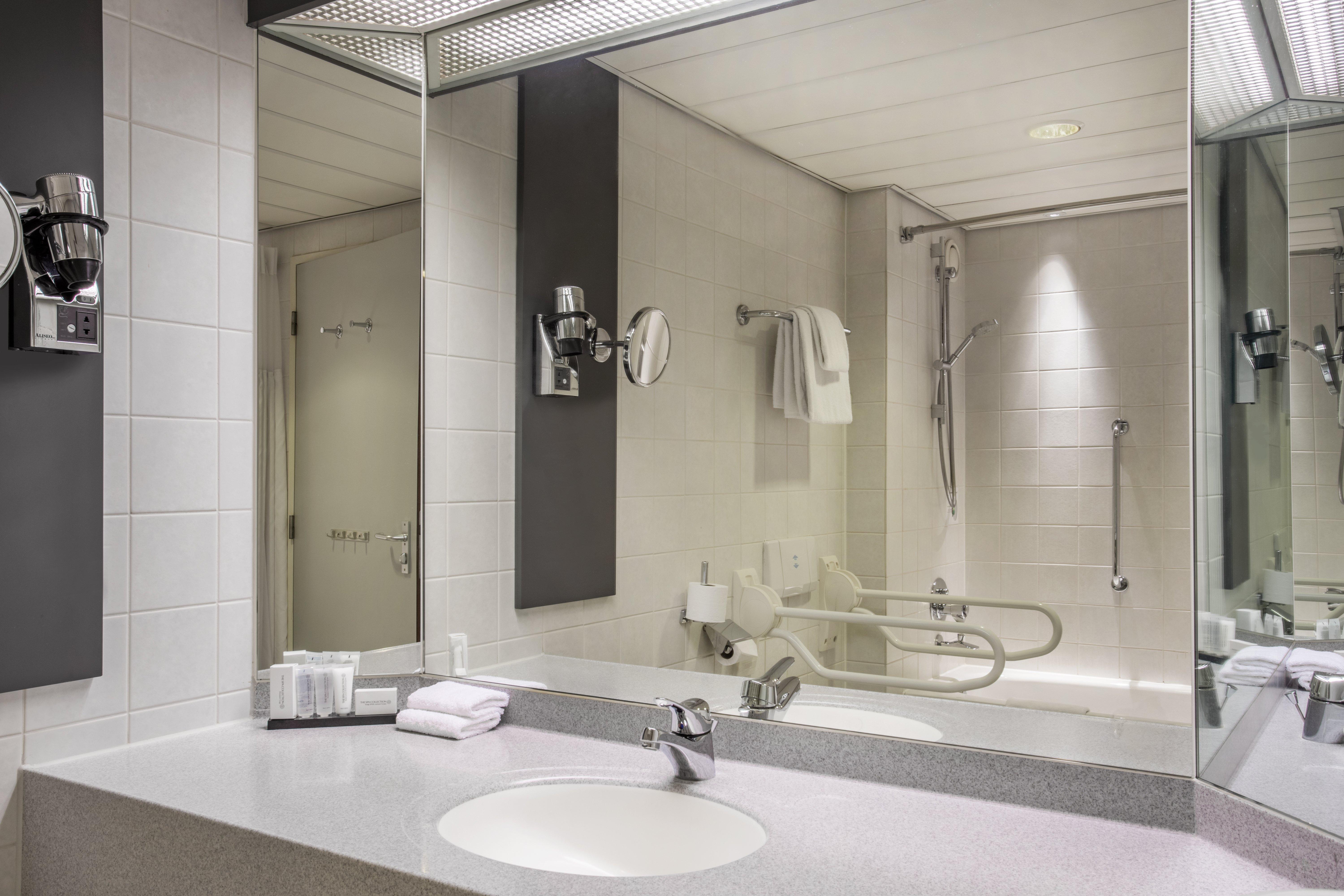 Crowne Plaza Amsterdam Airport Hotel โฮฟด์ดอร์ป ภายนอก รูปภาพ
