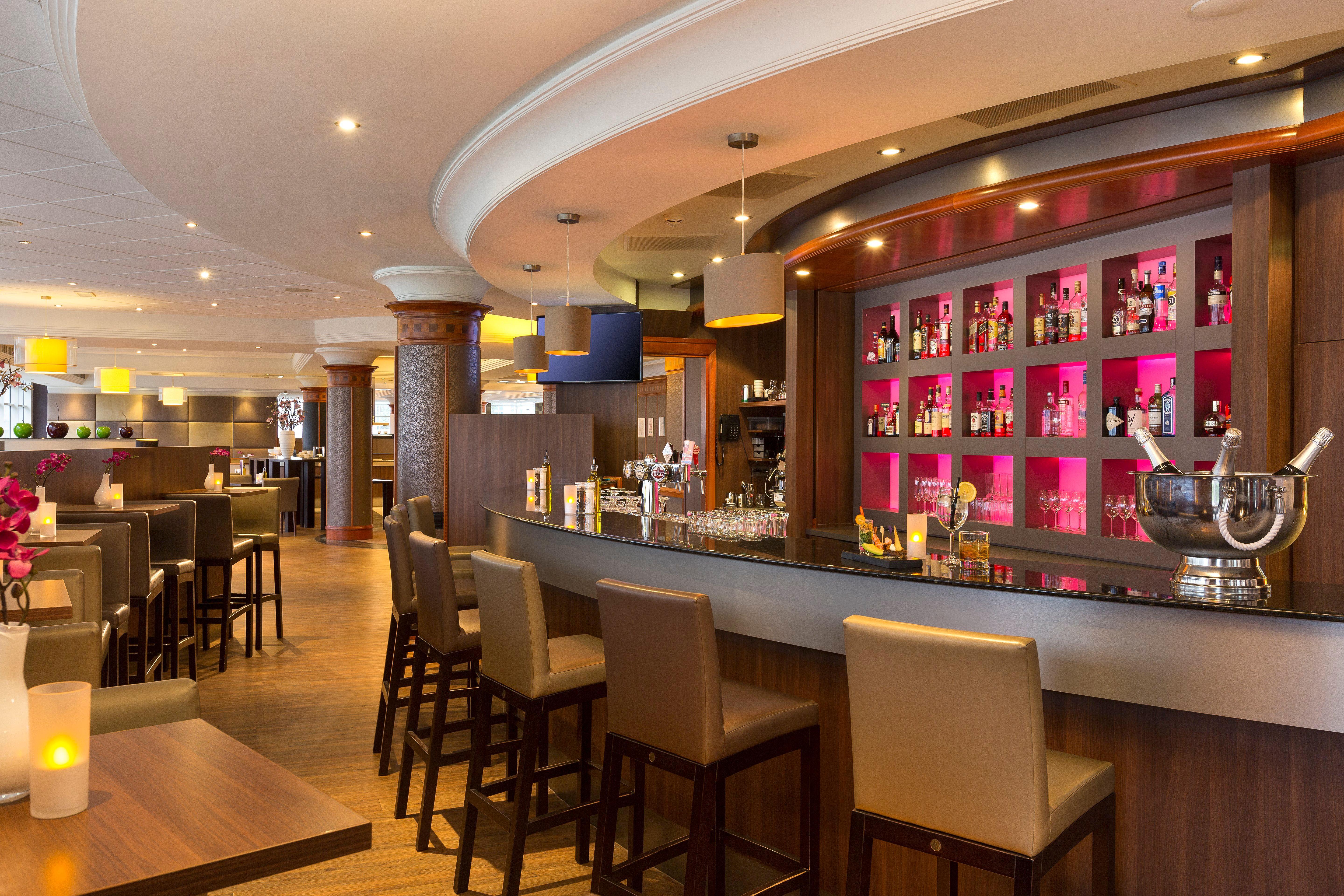 Crowne Plaza Amsterdam Airport Hotel โฮฟด์ดอร์ป ภายนอก รูปภาพ