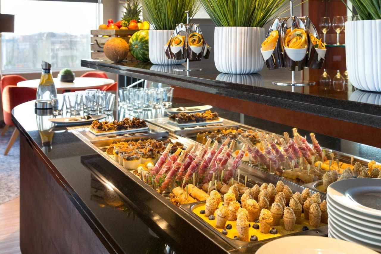 Crowne Plaza Amsterdam Airport Hotel โฮฟด์ดอร์ป ภายนอก รูปภาพ